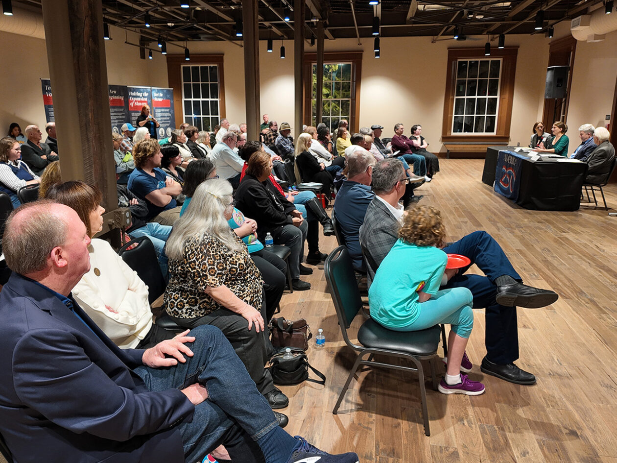 Audience At Ken Burns Event In Topeka